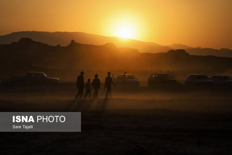 سومین ماراتن شب‌بیابان جهانی لوت در شهداد کرمان‌