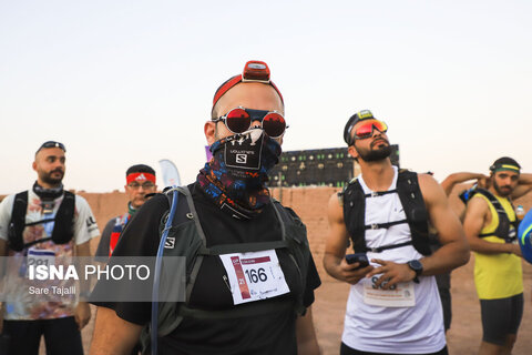 سومین ماراتن شب‌بیابان جهانی لوت در شهداد کرمان‌