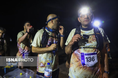 سومین ماراتن شب‌بیابان جهانی لوت در شهداد کرمان‌