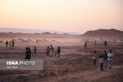 سومین ماراتن شب‌بیابان جهانی لوت در شهداد کرمان‌