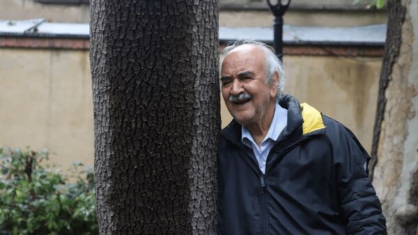 مردی که عمرش را پای زبان و ادبیات فارسی گذاشت و عشقش را به ایران ثابت کرد