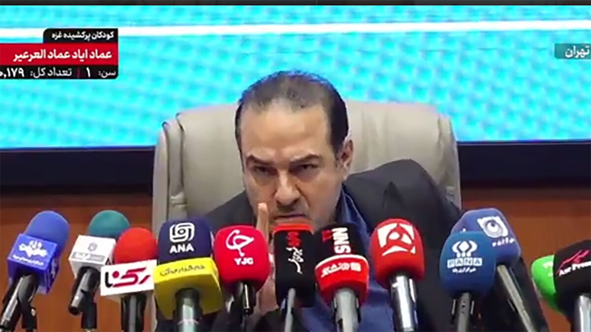 عذرخواهی و توضیحات معاون وزیر بهداشت در خصوص حاشیه های نشست خبری امروزش+ ویدئو