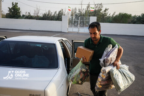 توزیع بسته های تحصیلی در روستاهای جنوب استان کرمان