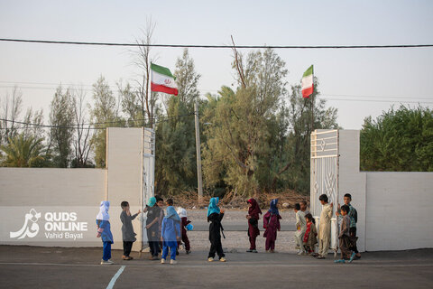 توزیع بسته های تحصیلی در روستاهای جنوب استان کرمان