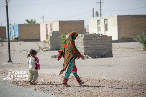 توزیع بسته های تحصیلی در روستاهای جنوب استان کرمان