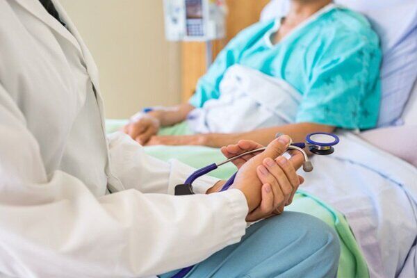 پرداخت معوقات پزشکان خانواده با همکاری بیمه‌ها بهبود یافت