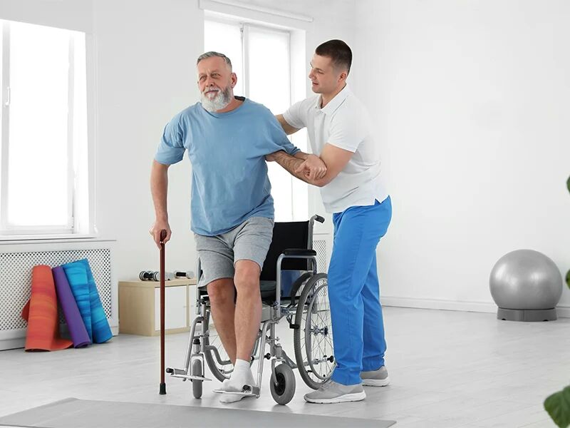 توسعه خدمات تخصصی و توانبخشی سالمندان از اولویت‌های سال آینده