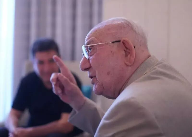 حمایت اسطوره فوتبال ایران از قلعه‌نویی