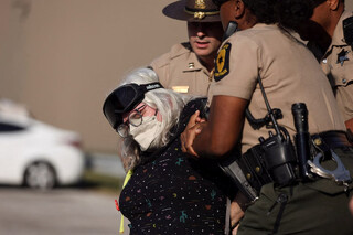 درگیری معترضان با پلیس مهاجرت آمریکا - شیکاگو