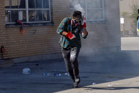 درگیری معترضان با پلیس مهاجرت آمریکا - شیکاگو