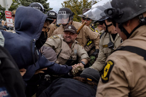 درگیری معترضان با پلیس مهاجرت آمریکا - شیکاگو