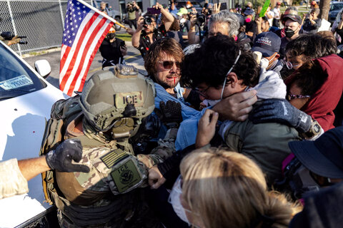 درگیری معترضان با پلیس مهاجرت آمریکا - شیکاگو