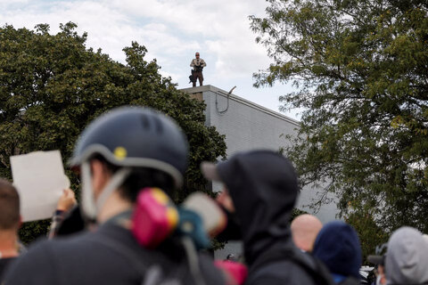 درگیری معترضان با پلیس مهاجرت آمریکا - شیکاگو