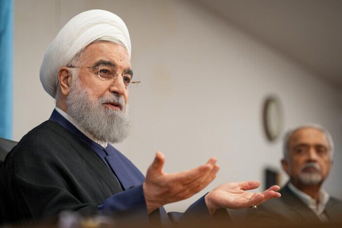 روحانی: ما می‌توانیم هم نجنگیم، هم تسلیم نشویم/ باید رشد تورم را متوقف کرد