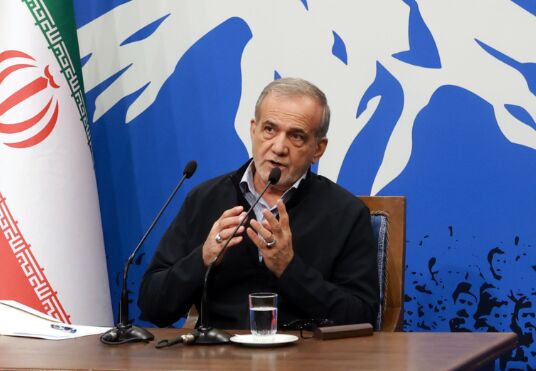 پزشکیان: تلاش دولت ارائه بودجه بدون کسری به مجلس است