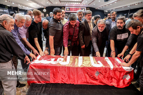 مراسم تشییع والده مداح اهل بیت (ع) سید مجید بنی فاطمه