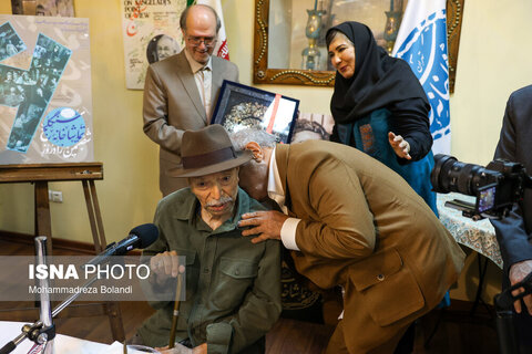 عکس روز | مراسم شصت سالگی تماشاخانه سنگلج