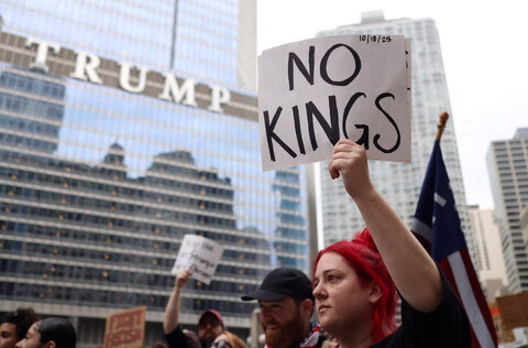 تصاویری از اعتراضات ضد ترامپ، جنبش «بدون پادشاه» در سراسر آمریکا