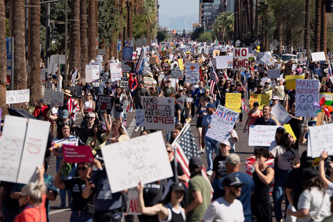 تصاویری از اعتراضات ضد ترامپ، جنبش «بدون پادشاه» در سراسر آمریکا
