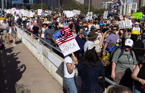 تصاویری از اعتراضات ضد ترامپ، جنبش «بدون پادشاه» در سراسر آمریکا
