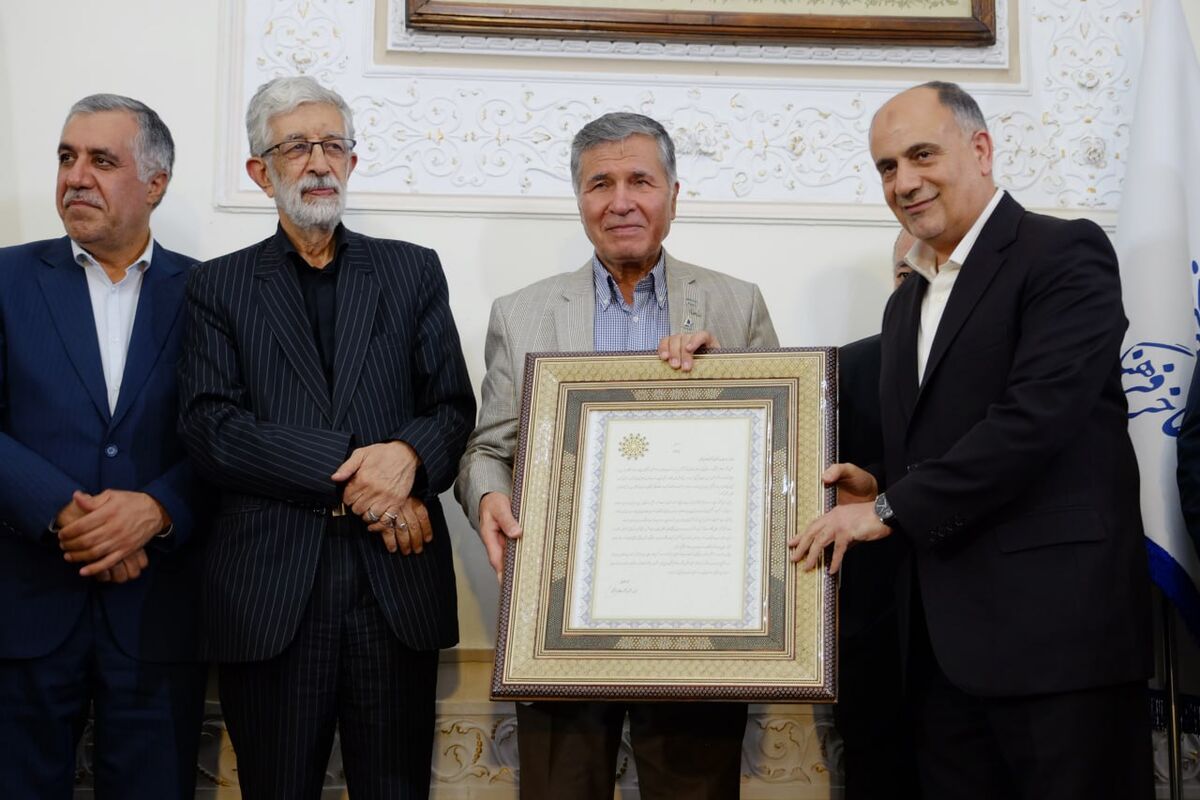 نام محمدجعفر یاحقی در حافظه فرهنگی به احترام و ستایش آراسته است/ وارث راستین حکمت و زبان فارسی