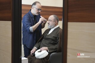 تک عکس | تصویری متفاوت از حمید رسایی پیش از مناظره با احمد زیدآبادی