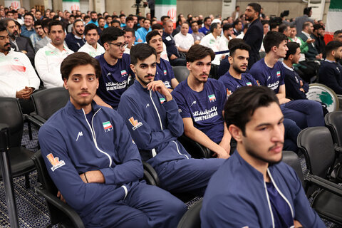دیدار قهرمانان و مدال‌آوران ورزشی و المپیادهای علمی جهانی با رهبر معظم انقلاب