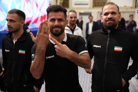 دیدار قهرمانان و مدال‌آوران ورزشی و المپیادهای علمی جهانی با رهبر معظم انقلاب