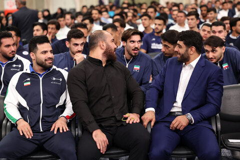 دیدار قهرمانان و مدال‌آوران ورزشی و المپیادهای علمی جهانی با رهبر معظم انقلاب