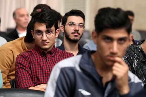 دیدار قهرمانان و مدال‌آوران ورزشی و المپیادهای علمی جهانی با رهبر معظم انقلاب