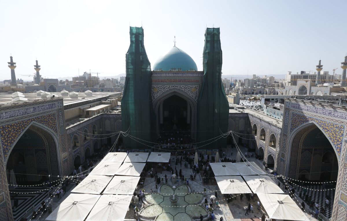 رنگ و نقش، در آستانه تولدی دوباره