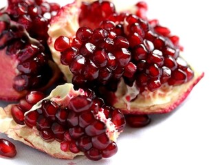 کدام میوه توسط شیطان آبیاری شد؟