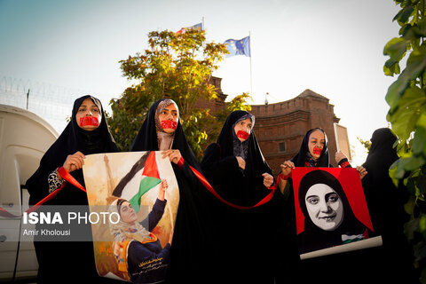 تجمع اعتراضی مقابل سفارت فرانسه در تهران