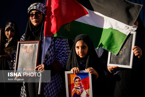 تجمع اعتراضی مقابل سفارت فرانسه در تهران