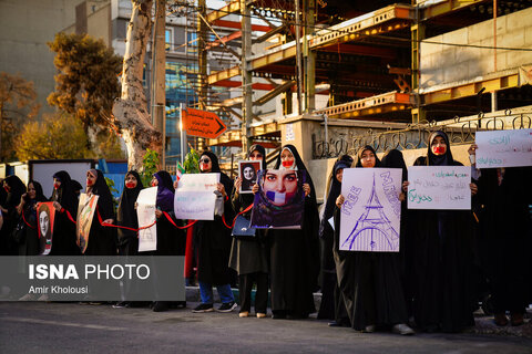 تجمع اعتراضی مقابل سفارت فرانسه در تهران