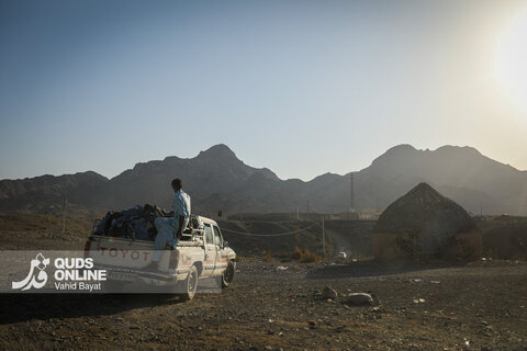 توزیع بسته های تحصیلی در روستاهای سیستان و بلوچستان