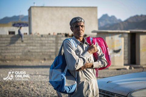 توزیع بسته های تحصیلی در روستاهای سیستان و بلوچستان