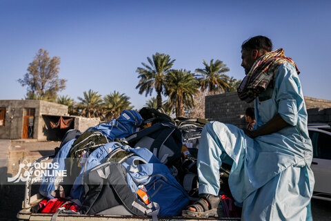 توزیع بسته های تحصیلی در روستاهای سیستان و بلوچستان