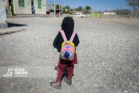 توزیع بسته های تحصیلی در روستاهای سیستان و بلوچستان