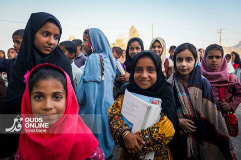 توزیع بسته های تحصیلی در روستاهای سیستان و بلوچستان