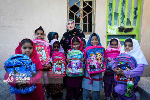 توزیع بسته های تحصیلی در روستاهای سیستان و بلوچستان