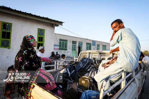 توزیع بسته های تحصیلی در روستاهای سیستان و بلوچستان