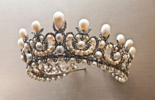 خسارت سرقت بزرگ از موزه لوور اعلام شد