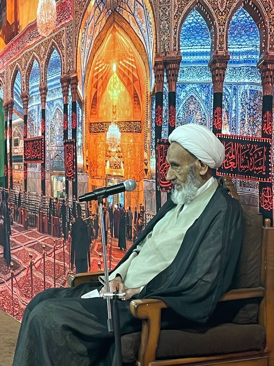 محبت و اخلاق پیامبر، فتح کننده قلوب بشر است / عبادت بدون اخلاق، انسان را نجات نمی‌دهد