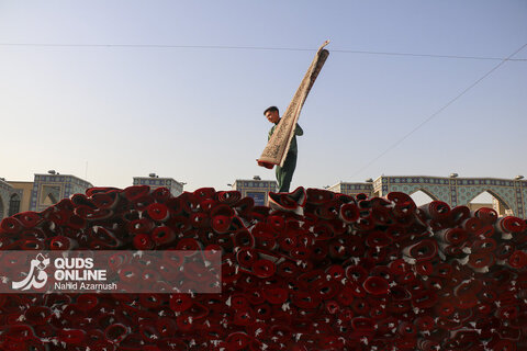 گزارش تصویری | خدمت فرش در حرم امام رضا (ع)