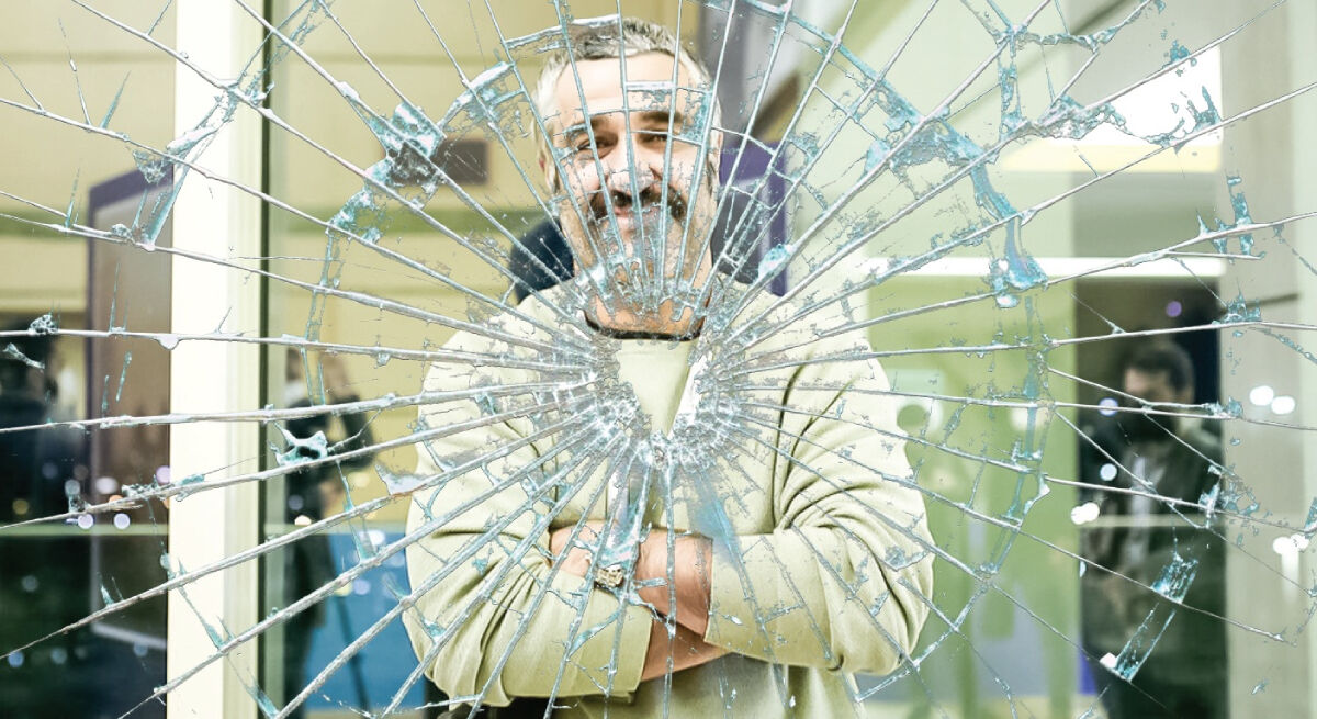 آینه‌ای که افتاد و شکست / کاربران فضای مجازی با «پژمان جمشیدی» و شاکی‌اش چه کردند؟