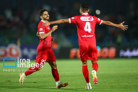لیگ برتر فوتبال- پرسپولیس و ذوب آهن