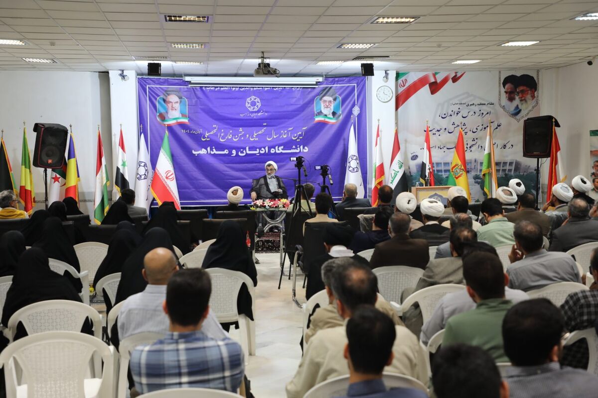 دکتر عبدالحسین خسروپناه بیان کرد: ارتباطات علمی با استادان و دانشگاه‌های جهان امری ضروری است