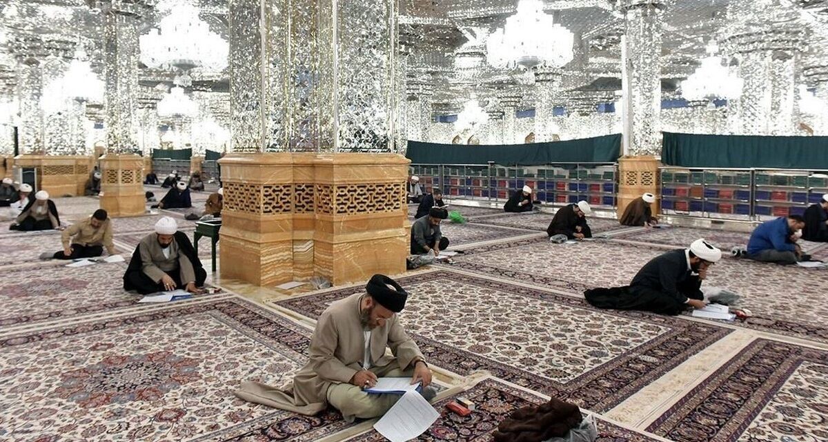 آزمون ادواری اداره پاسخگویی به سوالات شرعی حرم رضوی برگزار شد