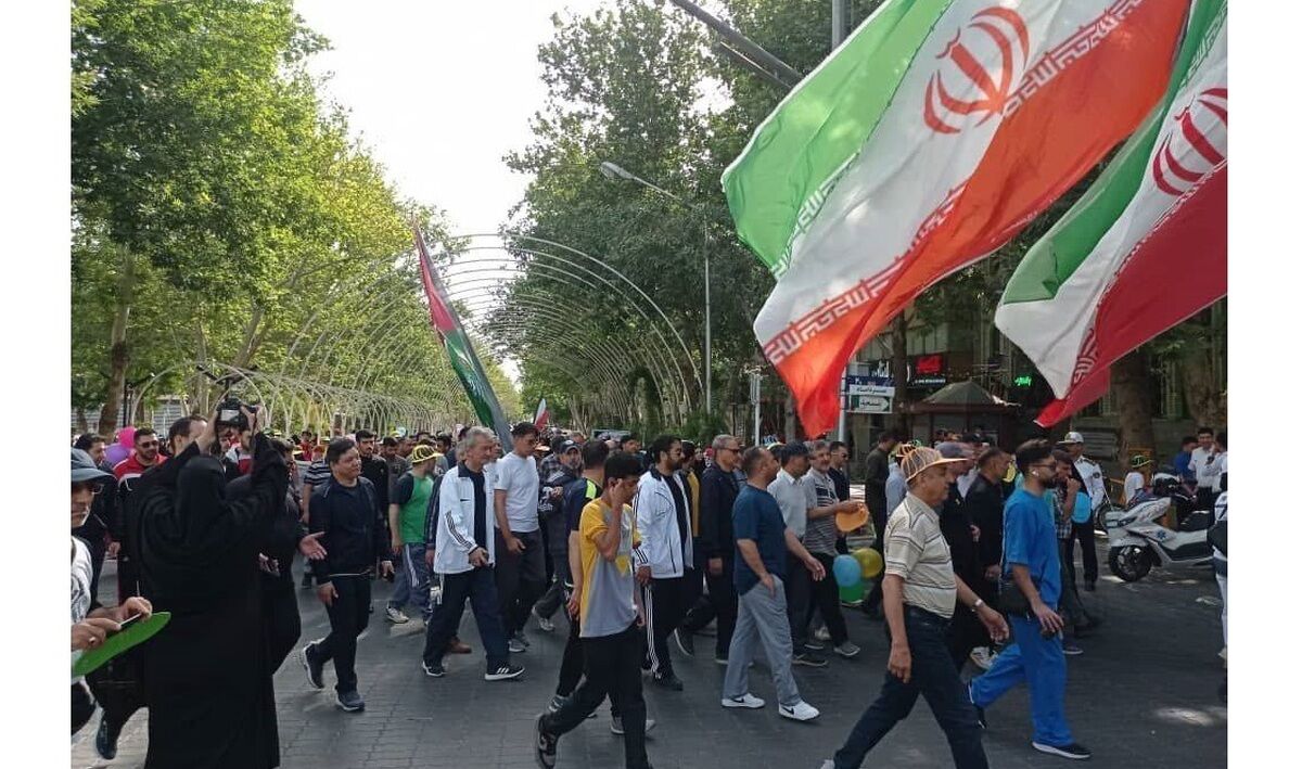 تجدید میثاق ورزشکاران مشهدی با امام رضا (ع) در همایش بزرگ پیاده‌روی خانوادگی